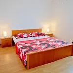 Apartmans Dina And Hana Radeki Polje 50