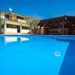 Villa Lara