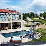 Villa Art Renata With Pool & Sauna