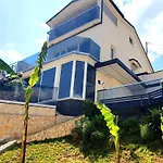 Modern Penthouse And Jacuzzi Apartments