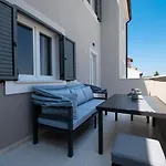 Beautiful Villa Enka In Banjole,Pula