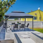 Nice Home In Majmajola With Outdoor Swimming Pool