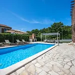 Paradis Villa Stone Queen With Heated Pool