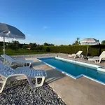 Dora House With Wifi And Outdoor Swimming Pool