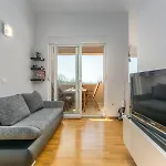 Apartment Paradiso With Sea View
