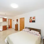 Apartments Milar
