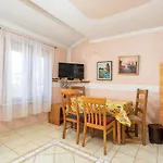 Apartments Orange 709