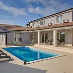 Villa Maasy