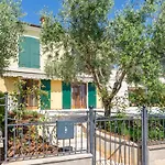 Orange Apartment With Pool & Garden