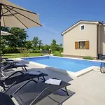 Villa Bozac In Cukrici - Haus Fuer 6 Personen