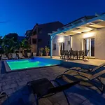 Deluxe Villa Valbruna