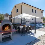 Holiday Home Jurican - Kst417 By Interhome