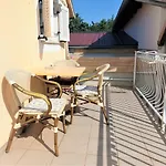 Amore House With Apartment