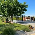 Dora House With Wifi And Outdoor Swimming Pool