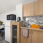Apartment Marlera With Sea View