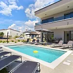 Villa Ante 2245