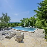 Villa Octingenti In Marceljani - Haus Fuer 4-6 Personen