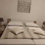 Apartments Laura - Cozy And Affordable