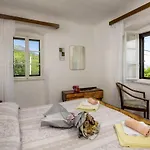 Marina Plomin In Plomin - Haus Fuer 6 Personen