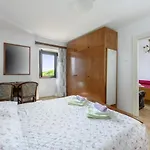 Marina Plomin In Plomin - Haus Fuer 6 Personen