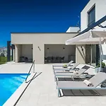 Villa Chiara By Seeadria Agency