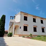 Apartments Regi Medulin