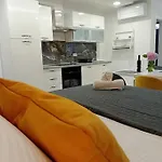 Studio Apartman Iva