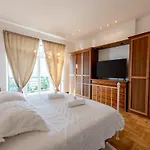 Villa Piano With Stunning View, Heated Outdoor Pool & Gaming Room