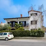 Apartments Zrinka