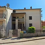 Apartments Lungo