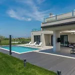 Wonderful Villa With Swimming Pool And Wellness