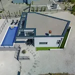 Villa Ambri In Trget - Haus Fuer 4-5 Personen