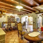 Rustic Holiday Home In Valtura With Swimming Pool