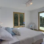 Beautiful Villa By The Sea