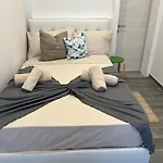 Naomi Rooms