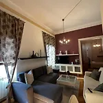 Lovely Apartment In Strict Center Of Pula