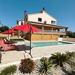 Apartment Valtura