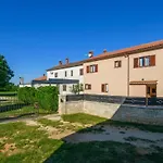 Stunning Home In Dobrani With Wifi