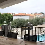 Apartments Mia With Pool Near Medulin