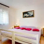 Apartment With Balcony And Sea View