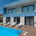 Villa Chic