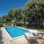 Villa Mit Beheiztem Privatpool, Bbq, Darts