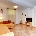 Spacious Home With Private Terrace And Garden