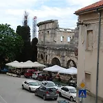 Apartment Next To Amphitheatre