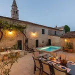 Rustic Villa With Pool In The Center Of A Romantic Little Place