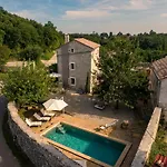 Heritage Home Casare With Pool And Lounge Area