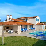 Villa Maria