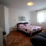 Apartman S Pogledom Na More - Nada