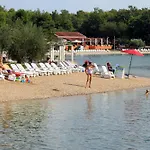 Apartments With A Parking Space Umag - 22473