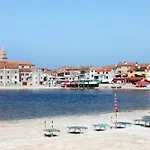 Apartments With Wifi Umag - 22377